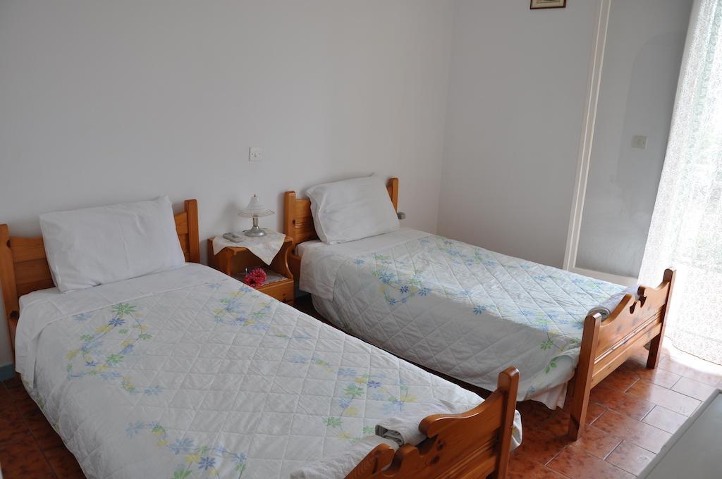 Barbayiannis Studios Moraitika Chambre photo